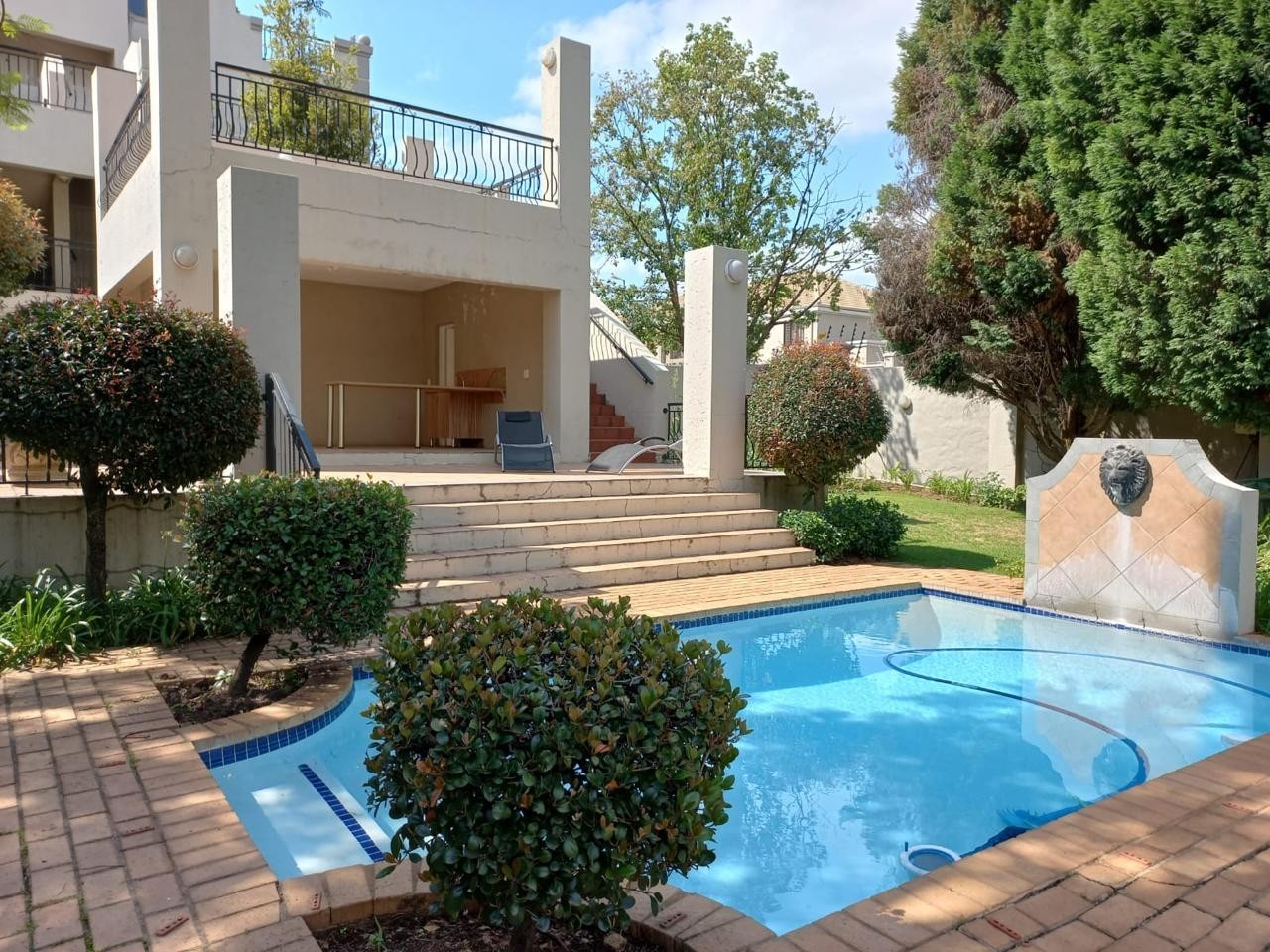 Apartment for sale in Waverley, Johannesburg