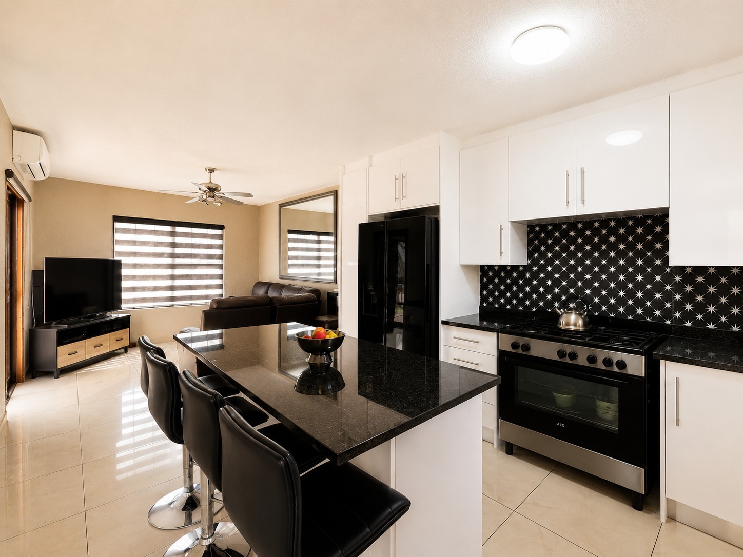 Townhouse for sale in New Market Park, New Market, Alberton, 99 m²