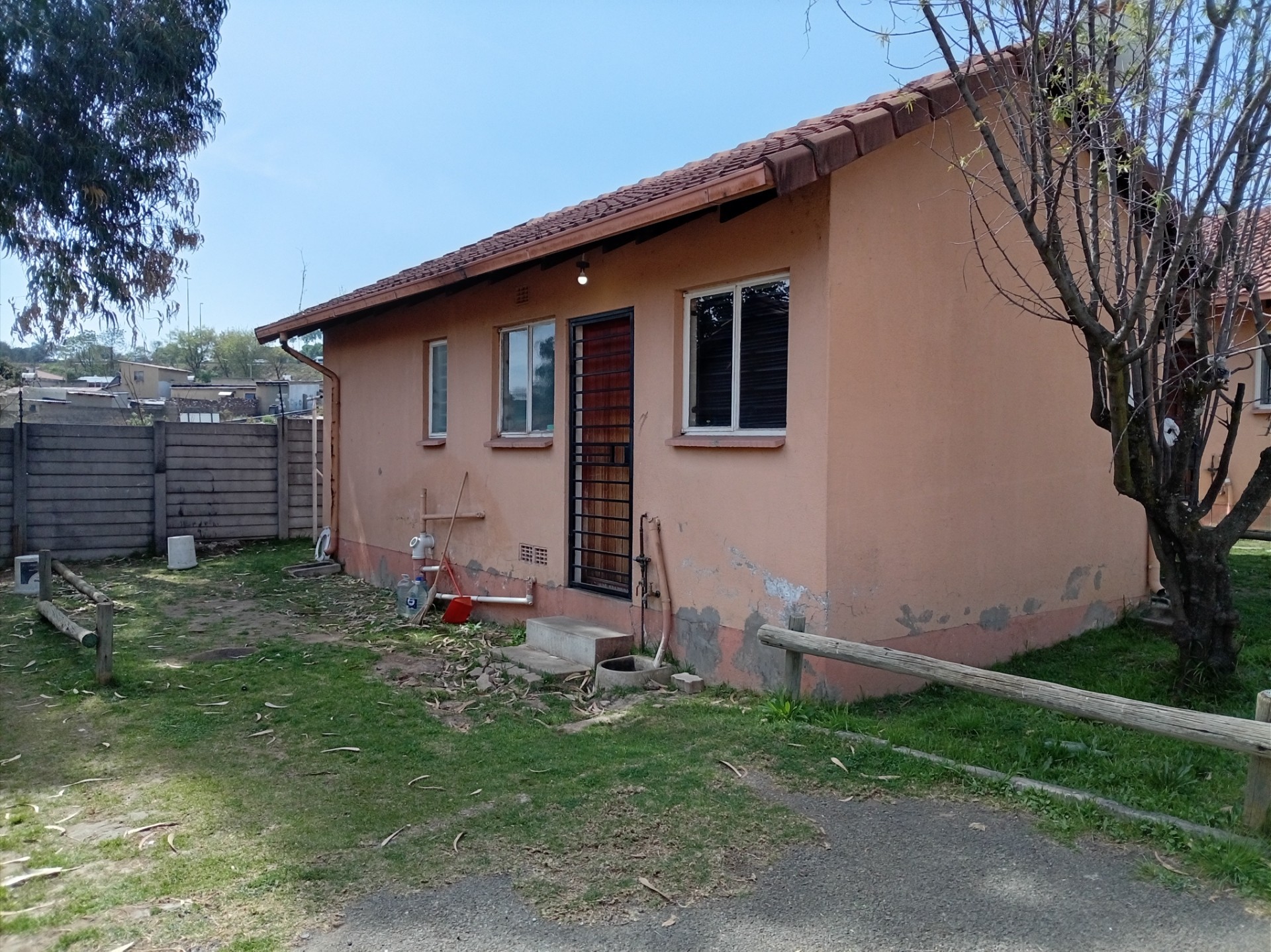 House for sale in Lombardy East, Lombardy, Johannesburg, 43 m²