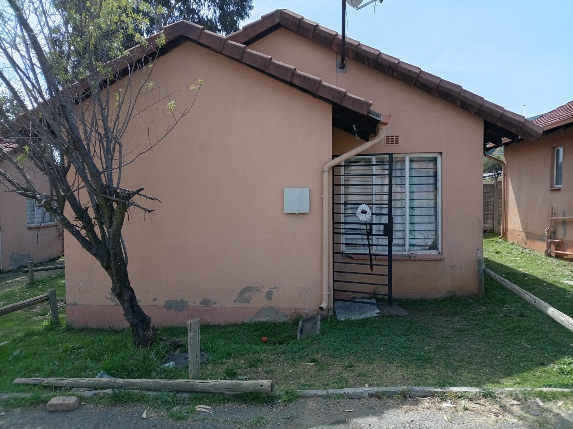 House for sale in Lombardy East, Lombardy, Johannesburg, 43 m²