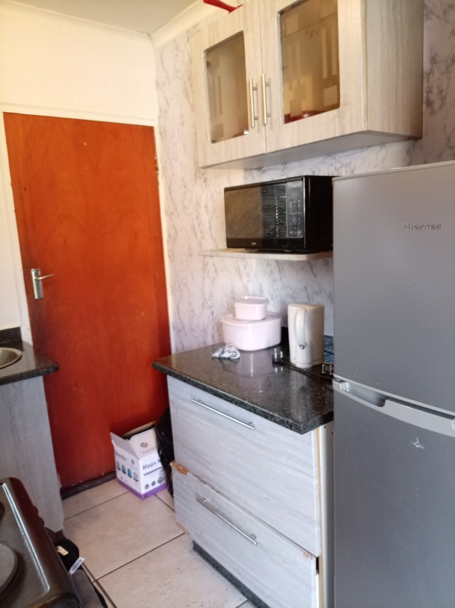 House for sale in Lombardy East, Lombardy, Johannesburg, 43 m²