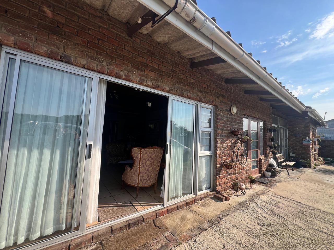 House for sale in Queensberry Bay, East London, 345 m²