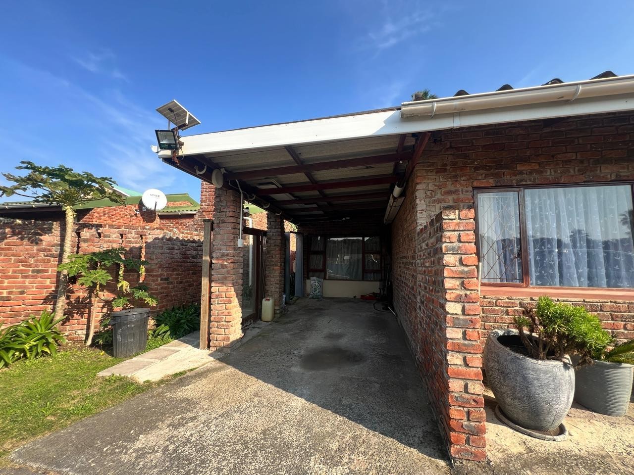 House for sale in Queensberry Bay, East London, 345 m²