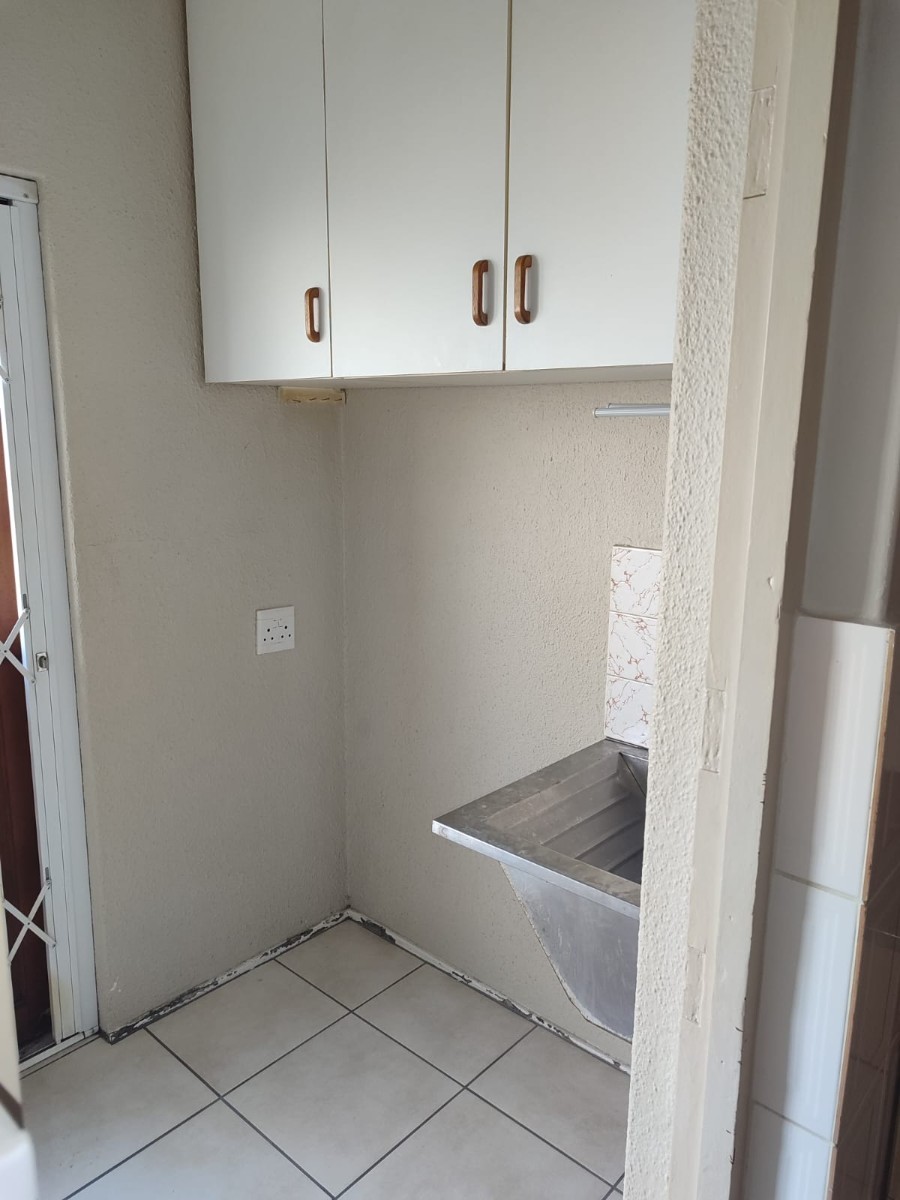 Duplex for rent in Avondale, Parow, 147 m²