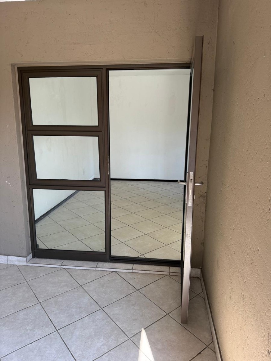 Apartment for rent in Goedeburg, Benoni, 00 0 (0th floor), Waterfall park, 0 Beryl street, Goedeburg, Benoni, Gauteng
