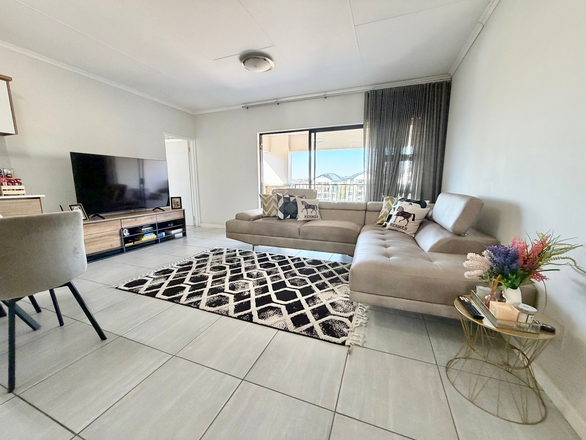 Apartment for sale in Waterfall, Midrand, 981 FCL (3rd floor), Kikuyu Lifestyle Estate, 4 Maxwell Drive, Waterfall, Midrand, Gauteng, 62 m²