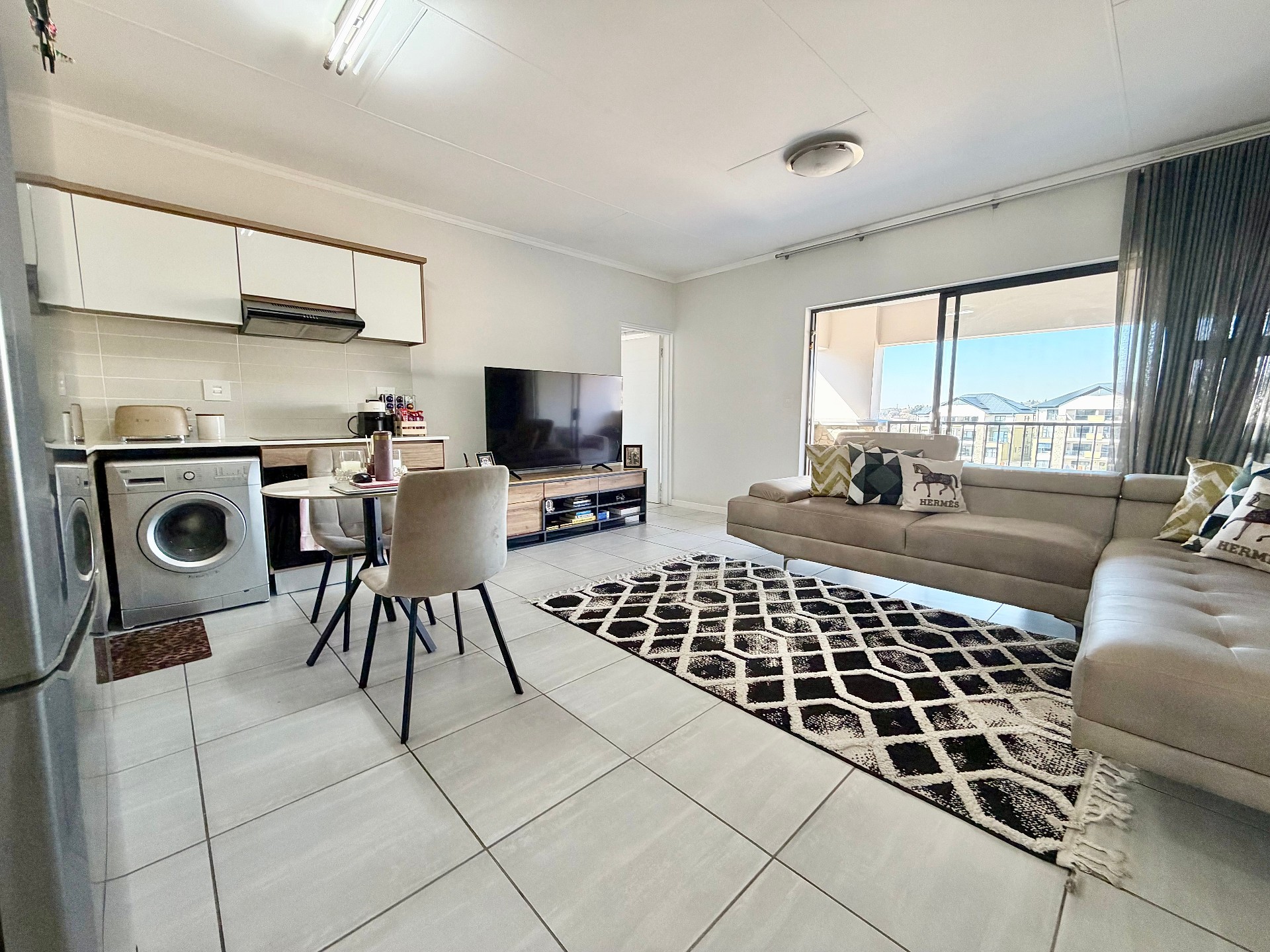 Apartment for sale in Waterfall, Midrand, 981 FCL (3rd floor), Kikuyu Lifestyle Estate, 4 Maxwell Drive, Waterfall, Midrand, Gauteng, 62 m²