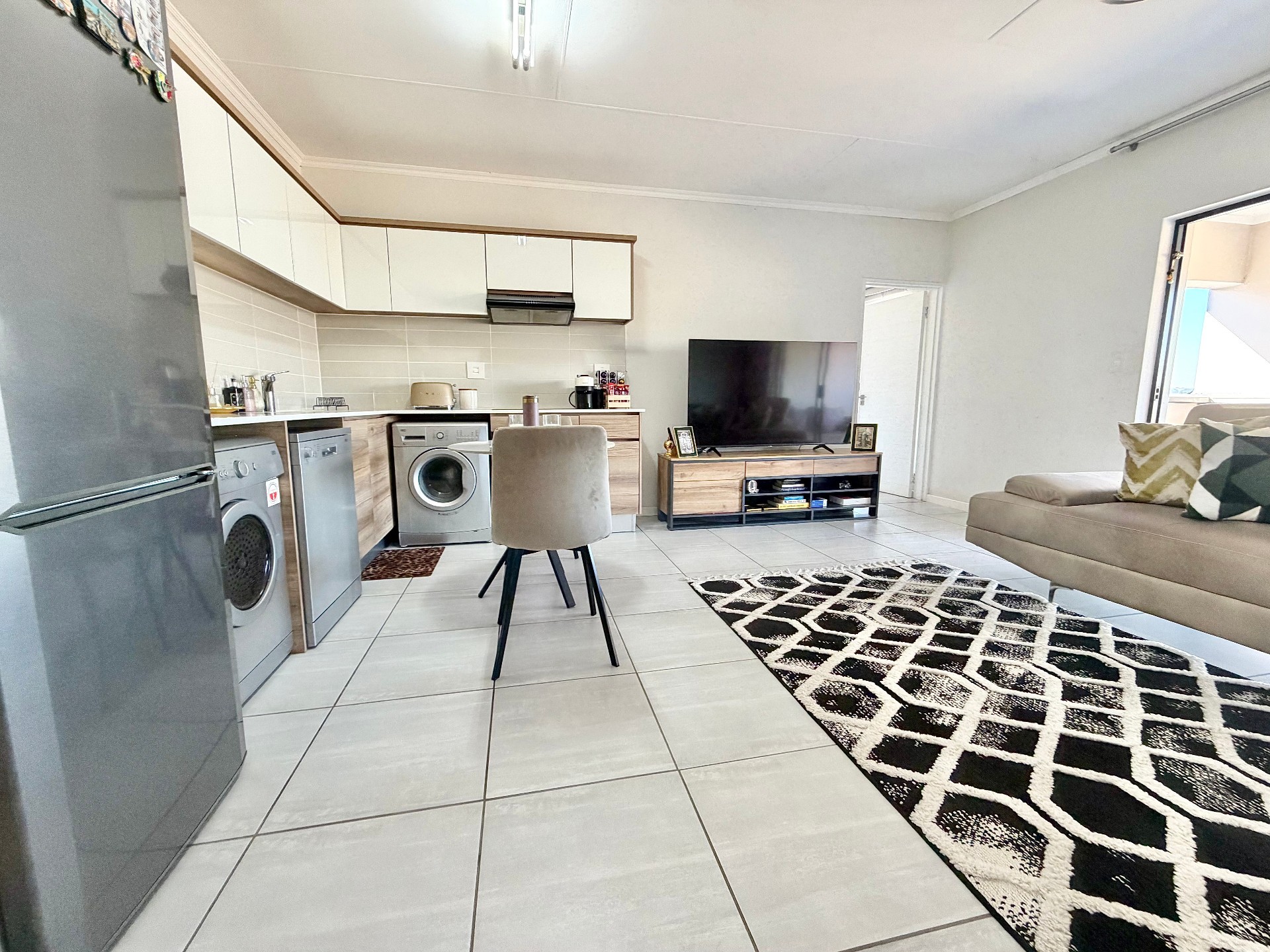 Apartment for sale in Waterfall, Midrand, 981 FCL (3rd floor), Kikuyu Lifestyle Estate, 4 Maxwell Drive, Waterfall, Midrand, Gauteng, 62 m²