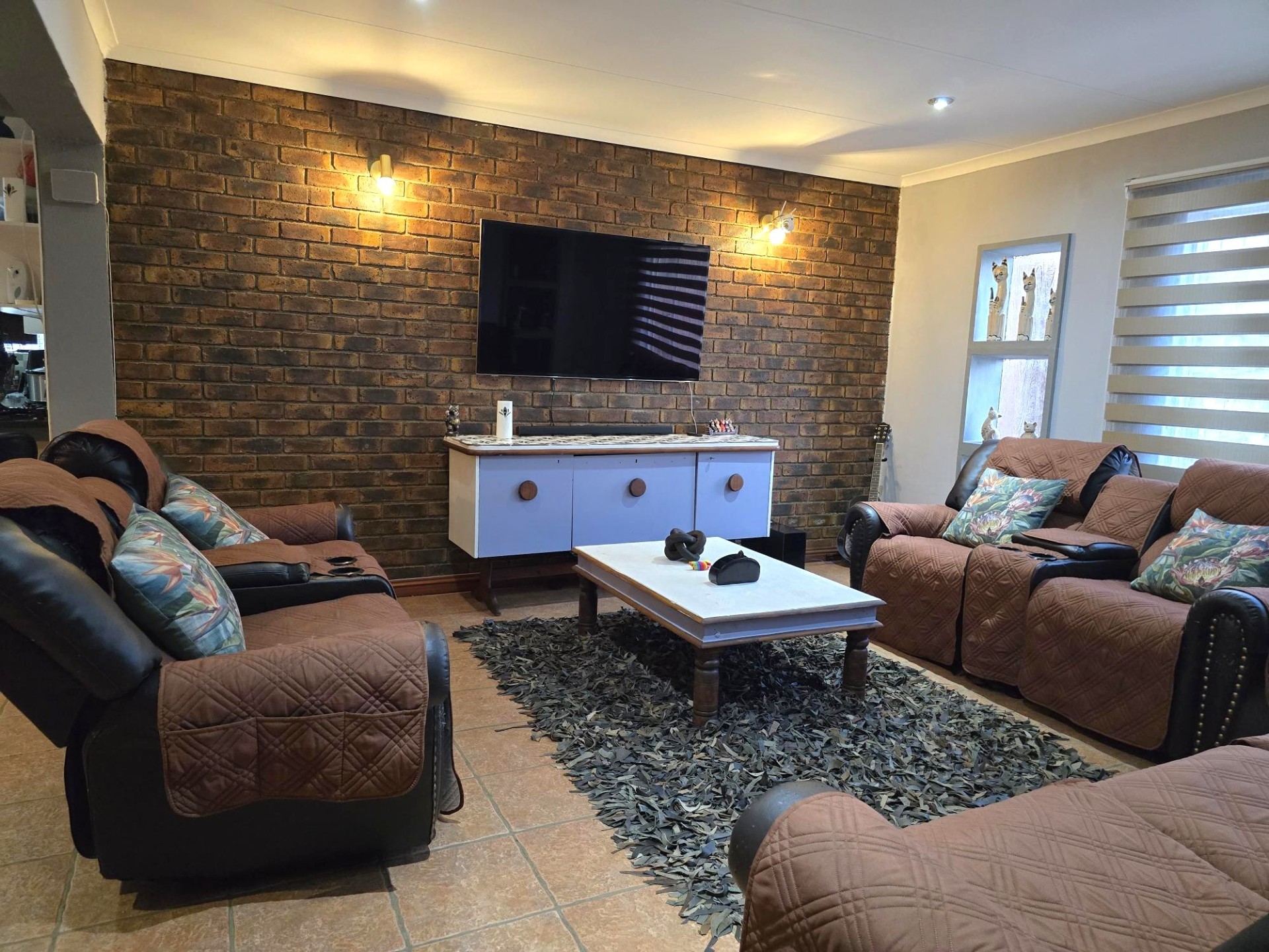 House for sale in Glen Marais, Kempton Park, 701 m²