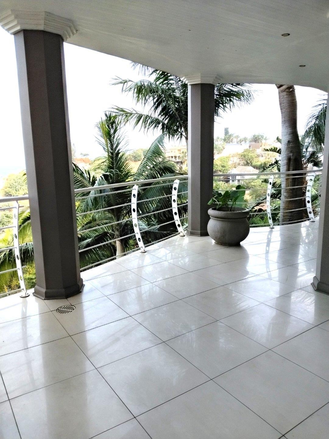 Apartment for rent in Ballito Central, Ballito, KwaZulu Natal, 176 m²