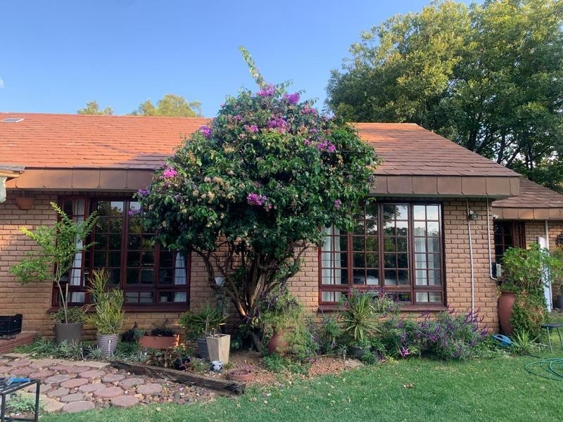 Small Holding for sale in Glenferness, Midrand, 380 m²