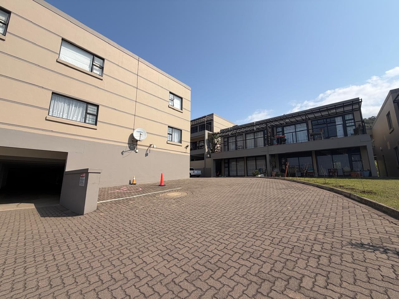 Apartment for rent in La Mercy, KwaZulu Natal