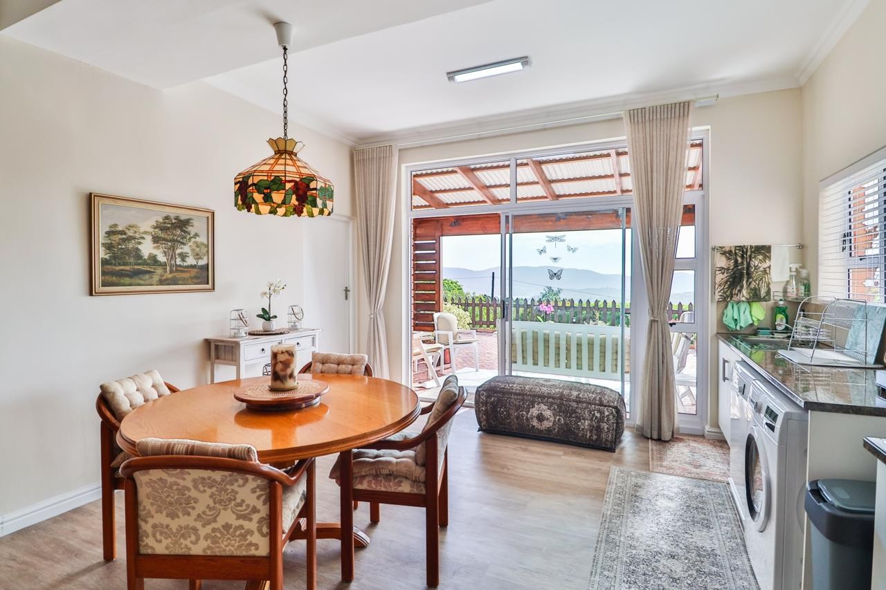 Apartment for rent in Knysna Heights, Knysna