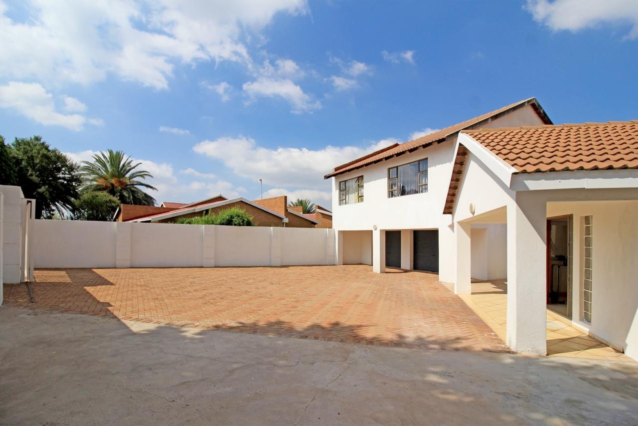 House for sale in Bakerton, Springs, 280 m²