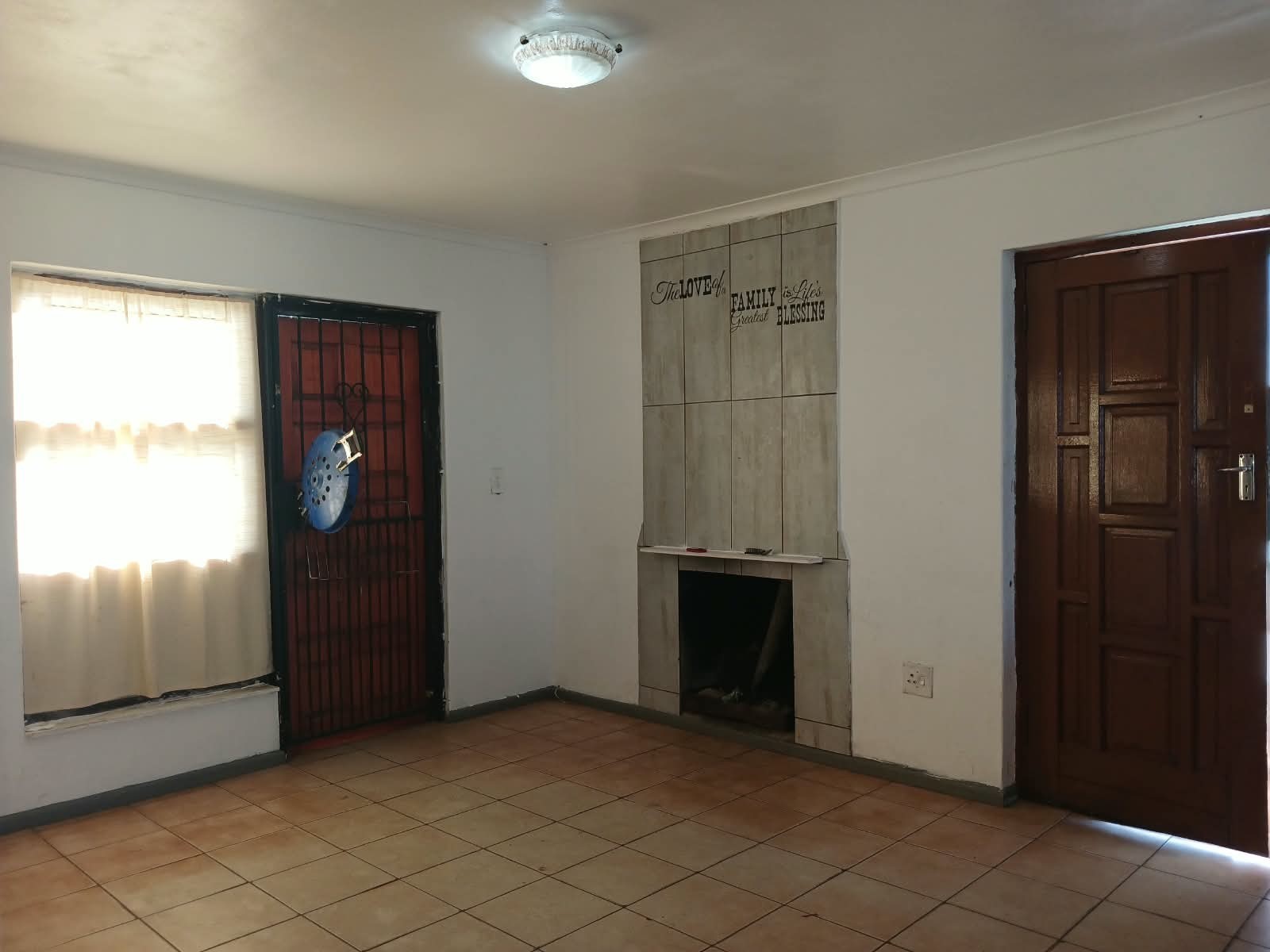 House for sale in Hillcrest Heights, Blue Downs, 318 m²