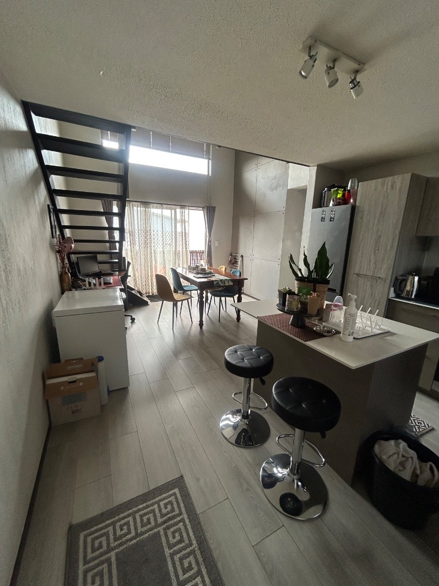 Apartment for sale in Broadacres, Sandton, 81 m²