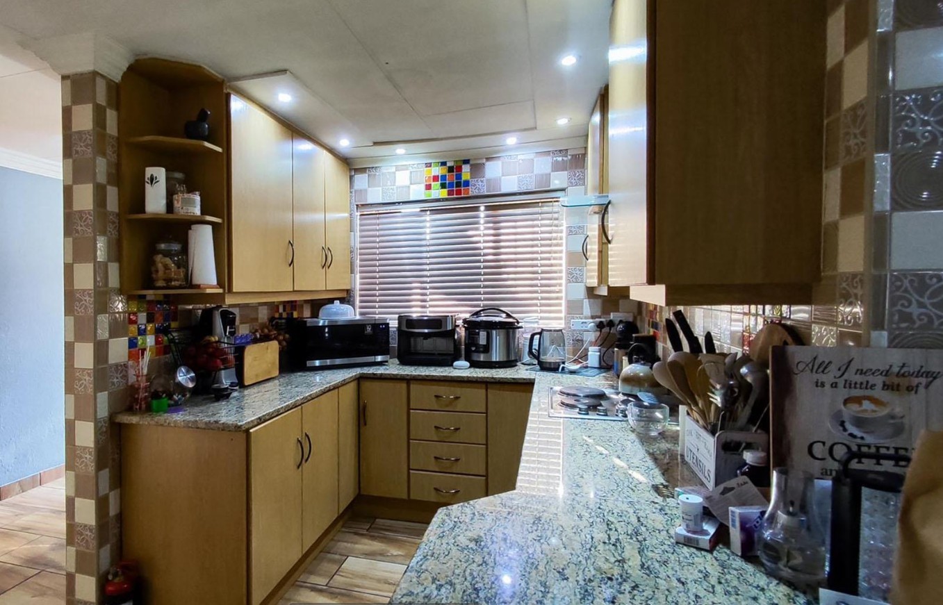 Townhouse for sale in Kempton Park Ext 4, Kempton Park
