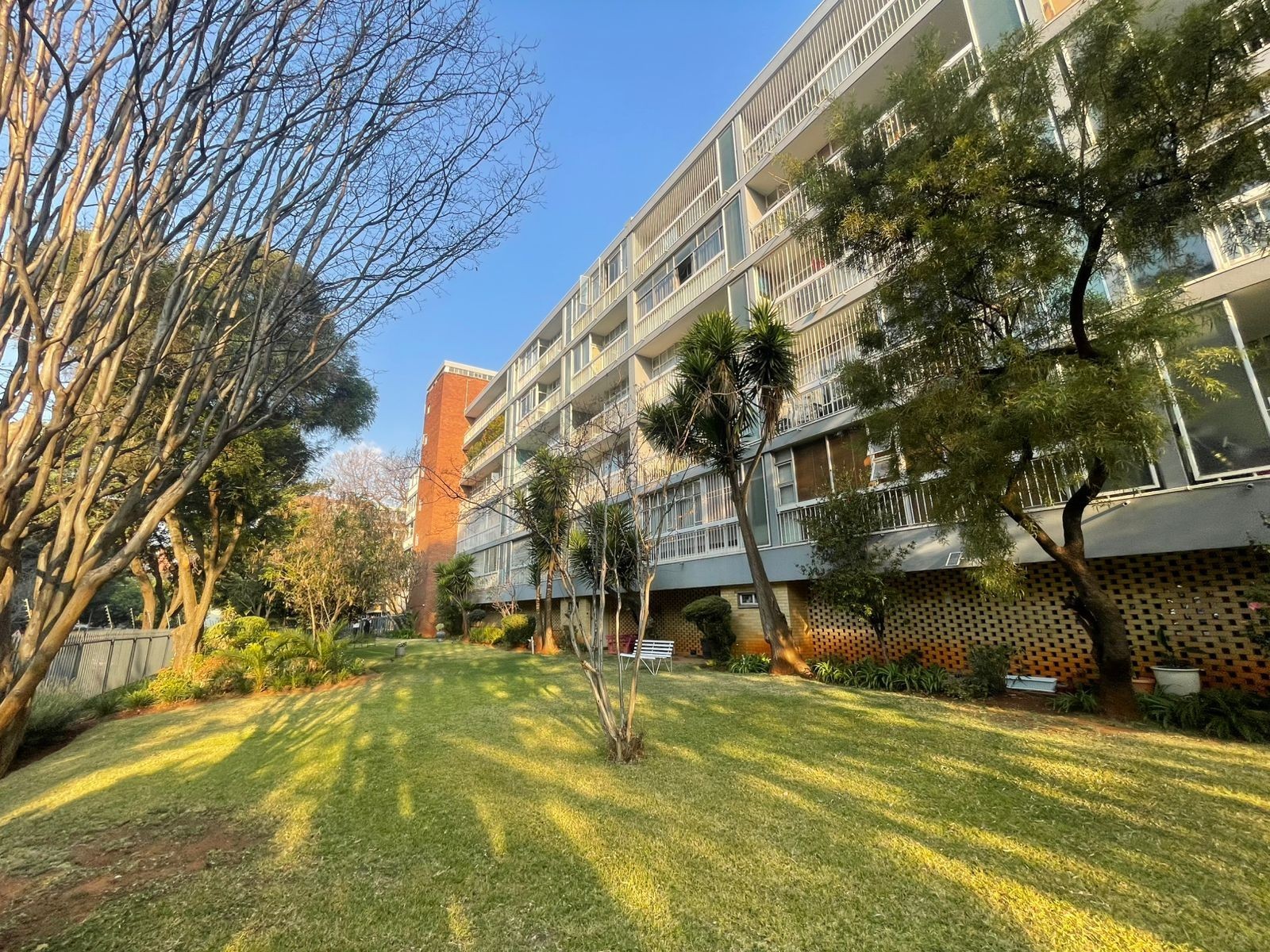 Apartment for sale in Killarney, Johannesburg, 55 m²