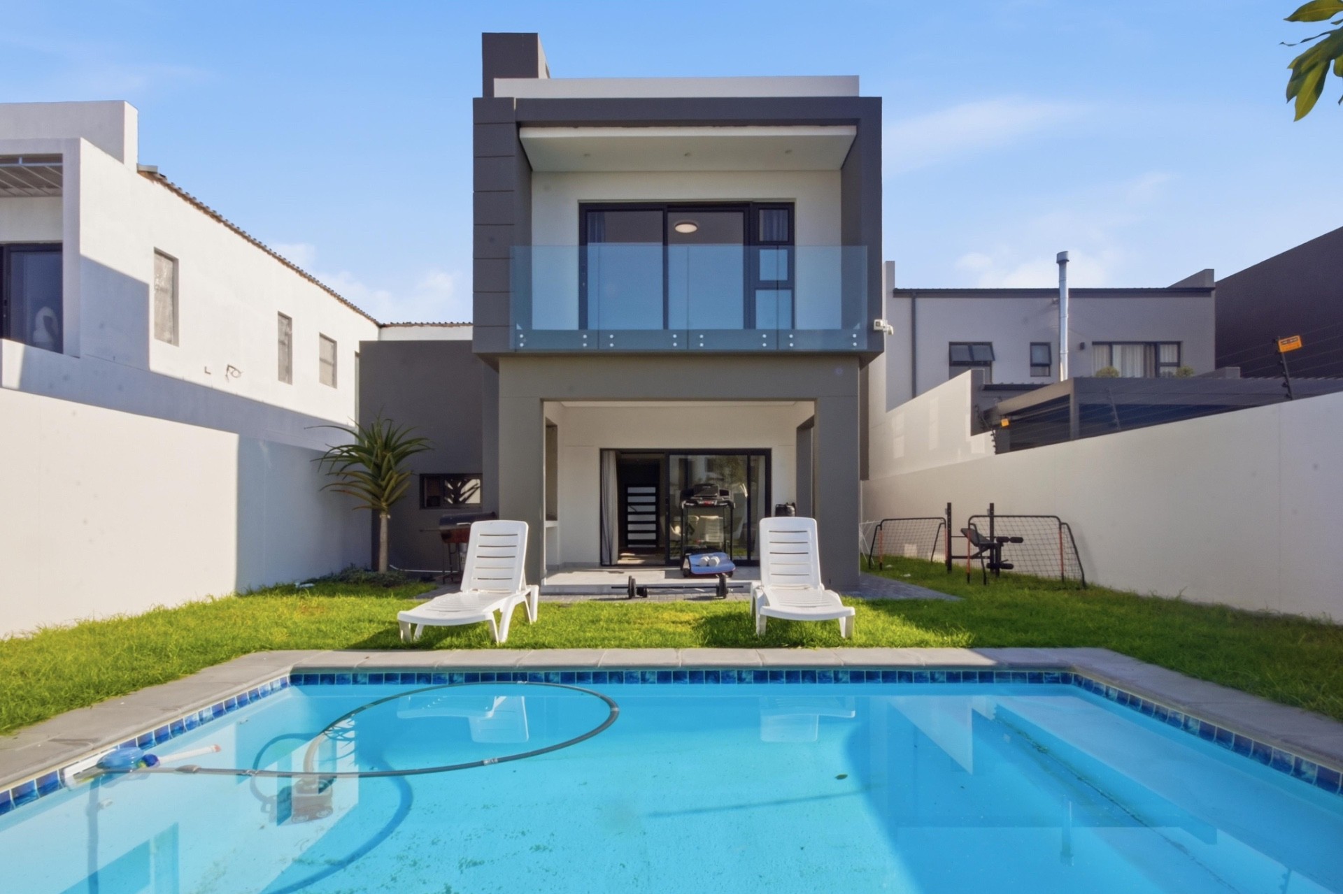 House for sale in Sandown, Blouberg, 250 m²