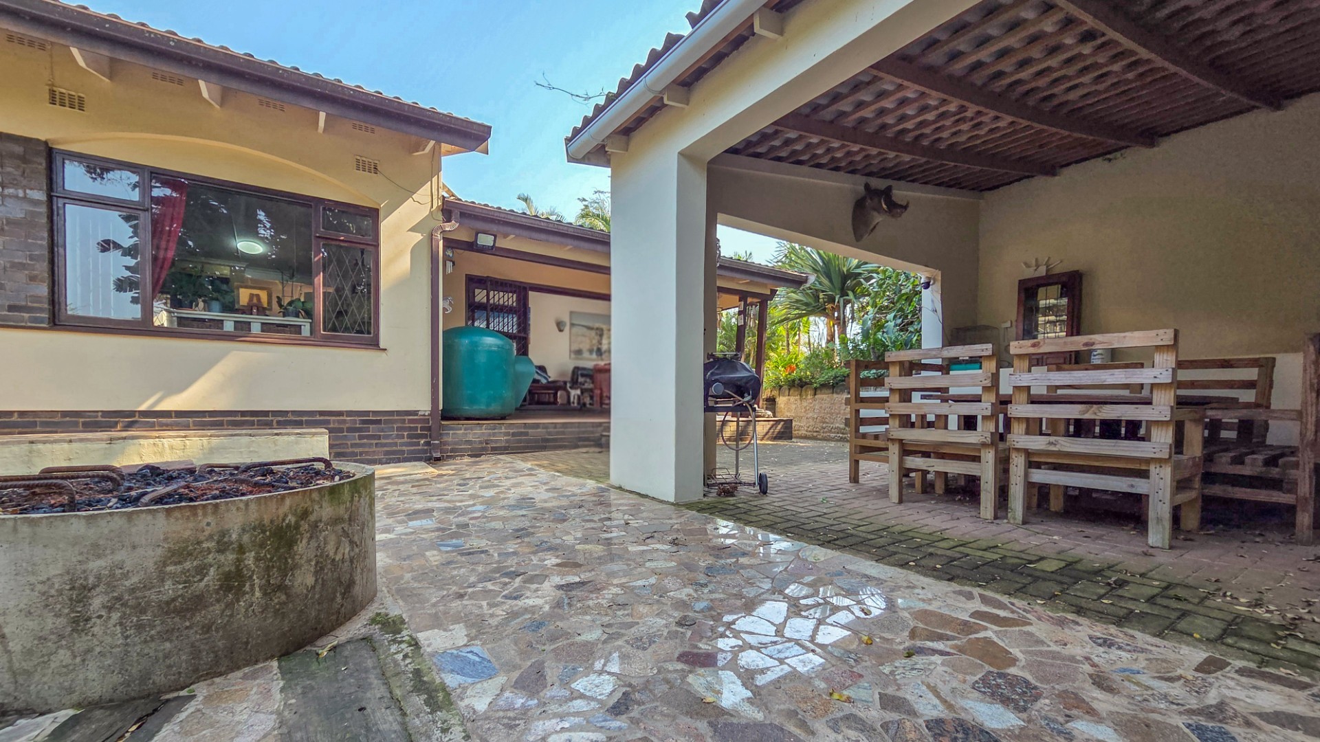 House for sale in Umtentweni, Port Shepstone, KwaZulu Natal, 330 m²