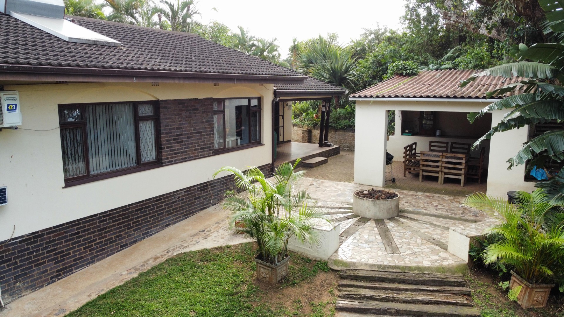 House for sale in Umtentweni, Port Shepstone, KwaZulu Natal, 330 m²