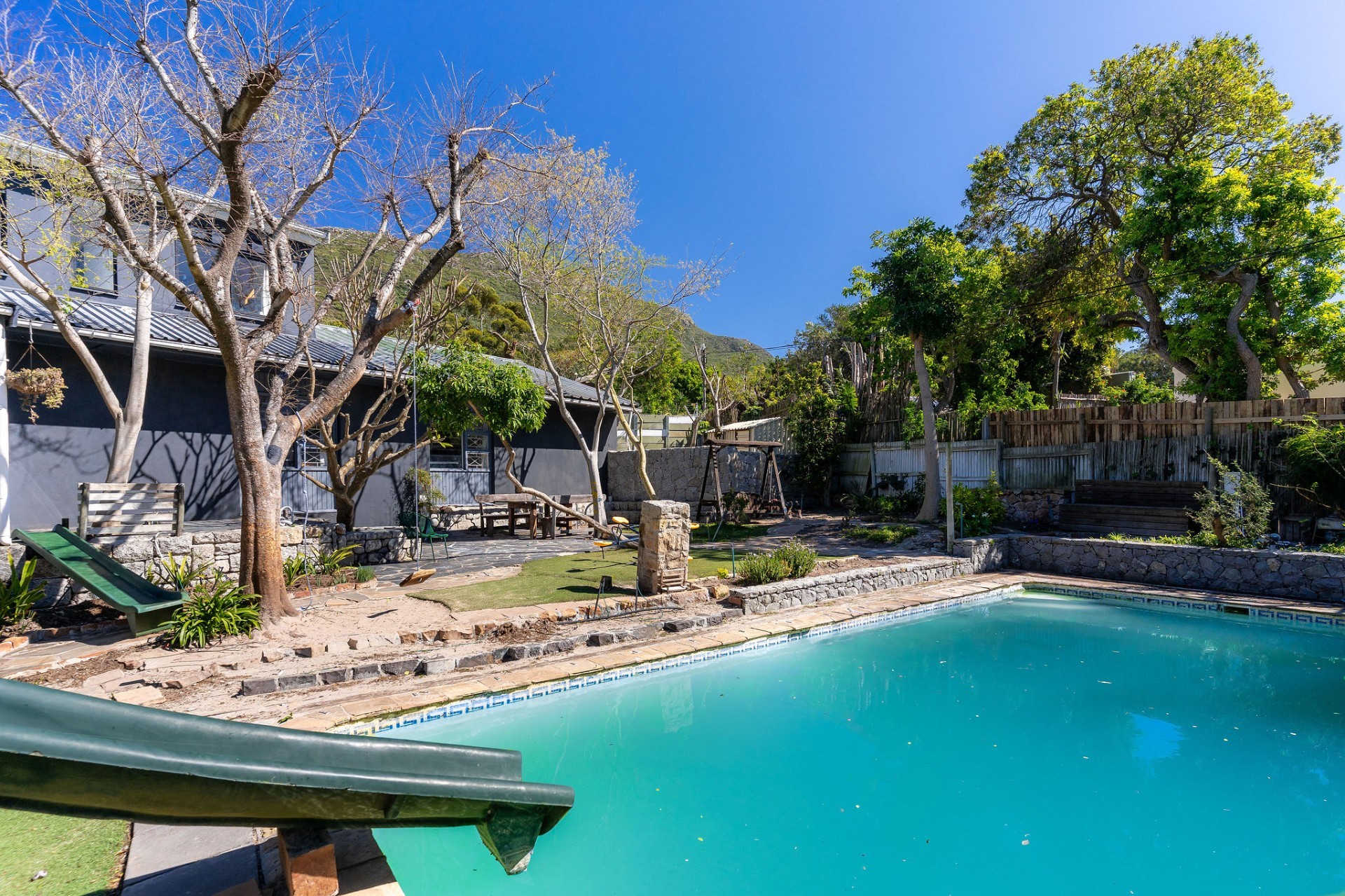 House for sale in Beach Estate, Hout Bay, 310 m²