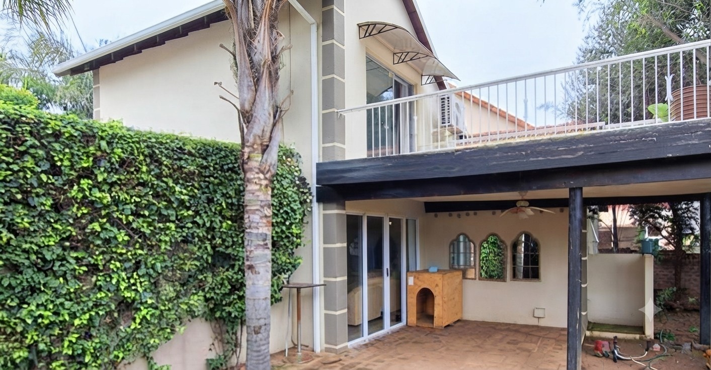 House for sale in Broadacres, Sandton, 190 m²