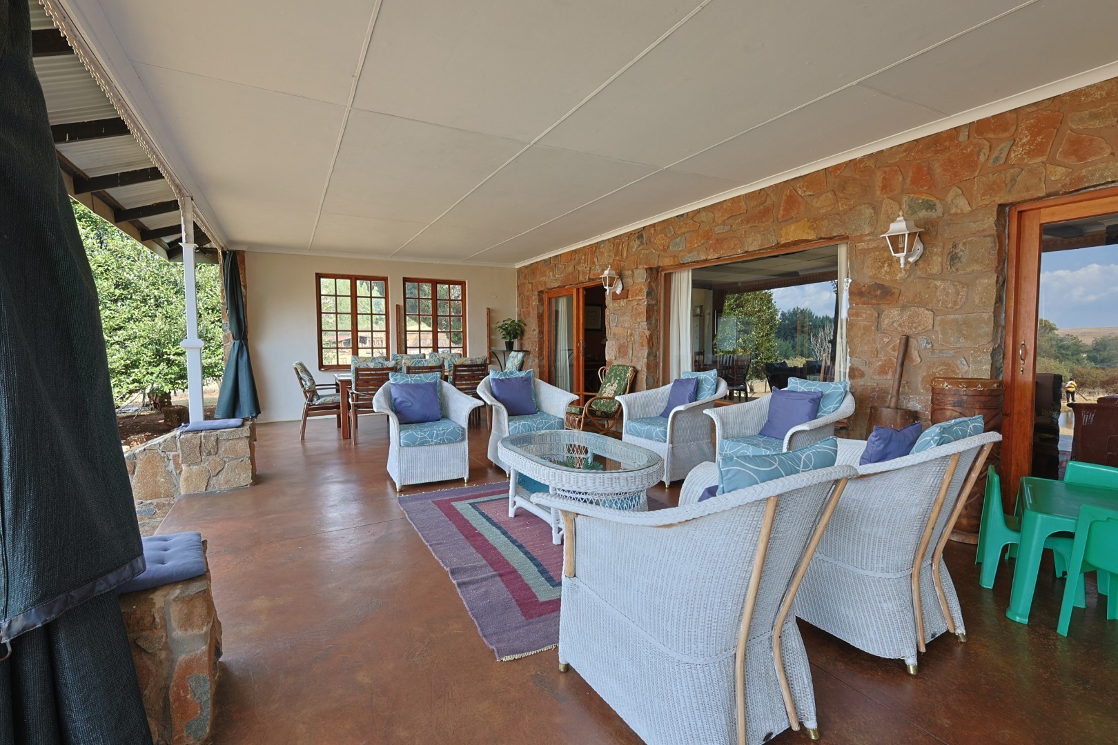 Farm for sale in Dullstroom, 662 m²