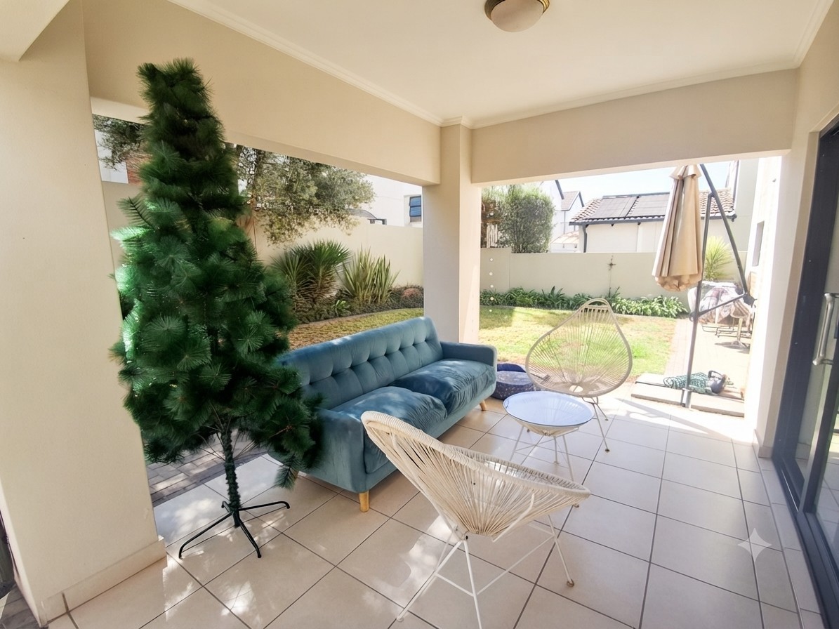 House for sale in Broadacres, Sandton, 1225 m²