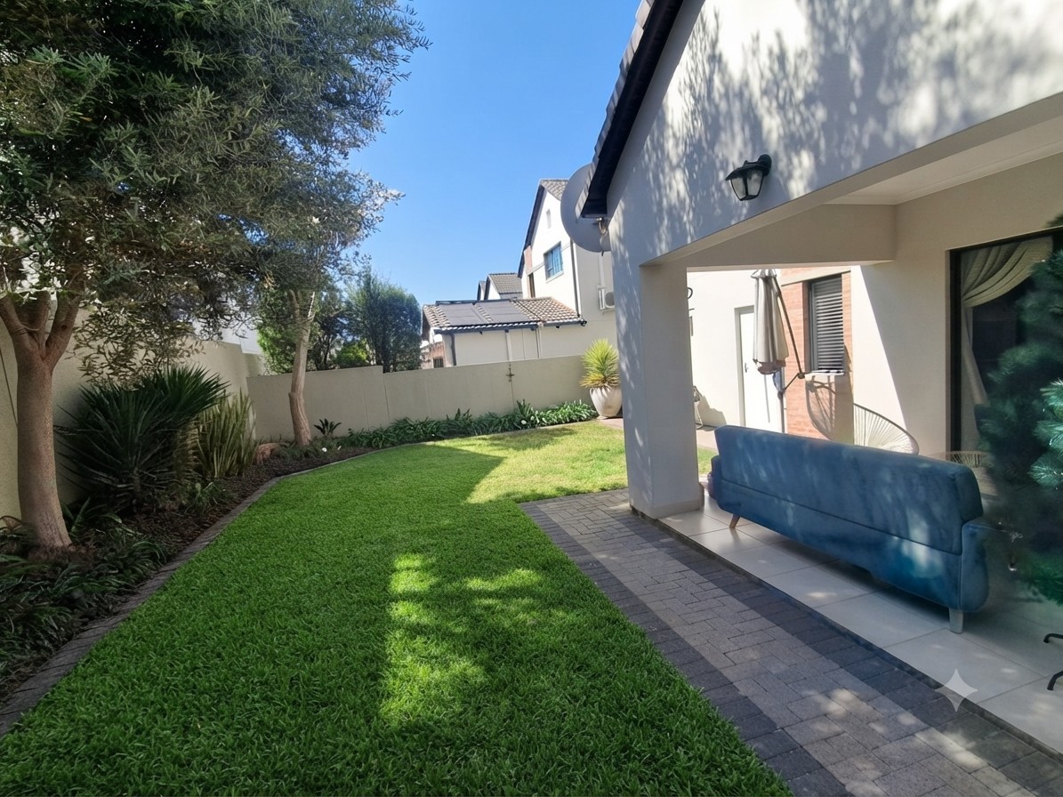 House for sale in Broadacres, Sandton, 1225 m²
