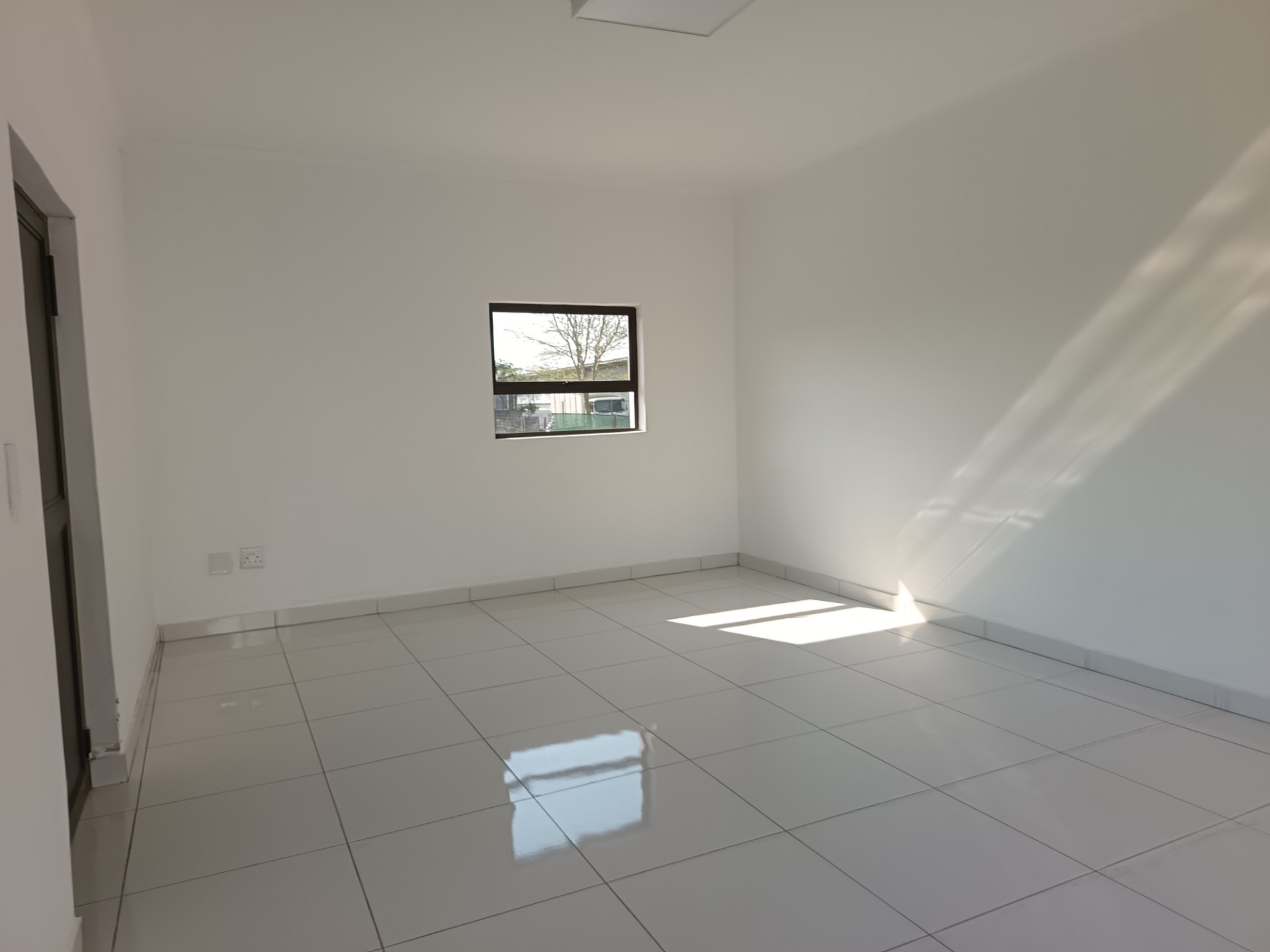 Warehouse for rent in Cornubia, KwaZulu Natal, 772 m²