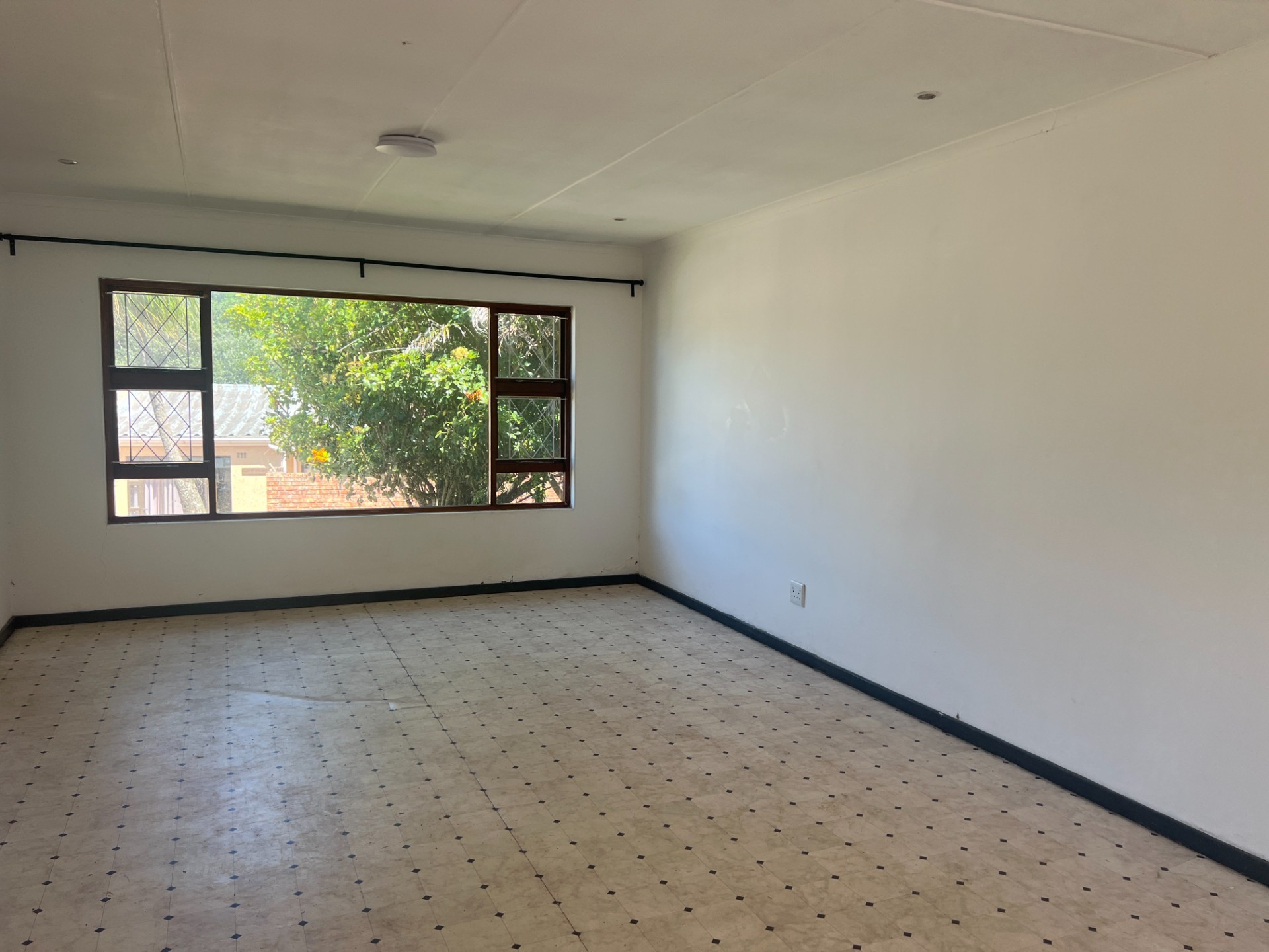 House for sale in Glen Navar, Queensberry Bay, East London, 104 m²
