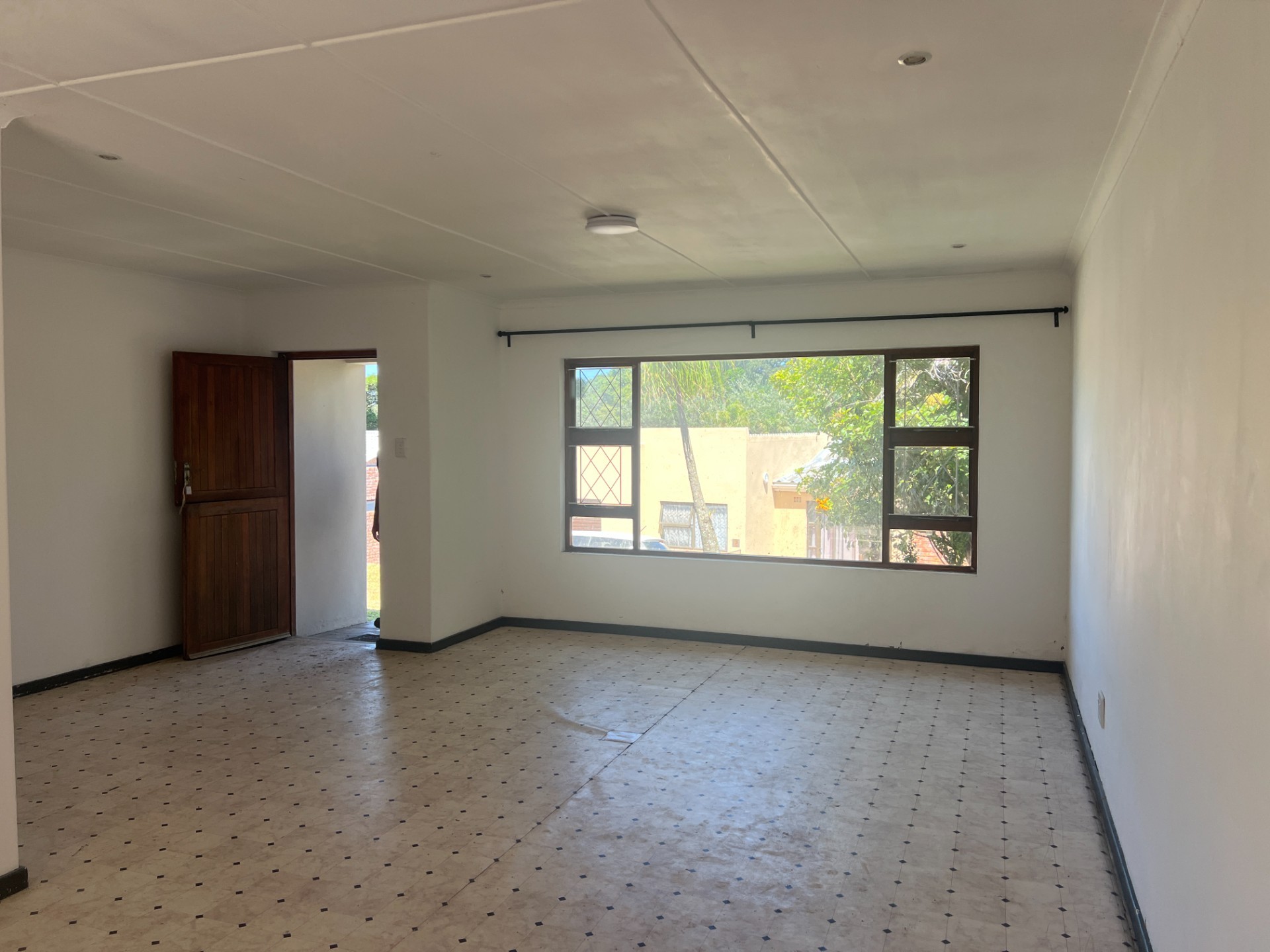 House for sale in Glen Navar, Queensberry Bay, East London, 104 m²