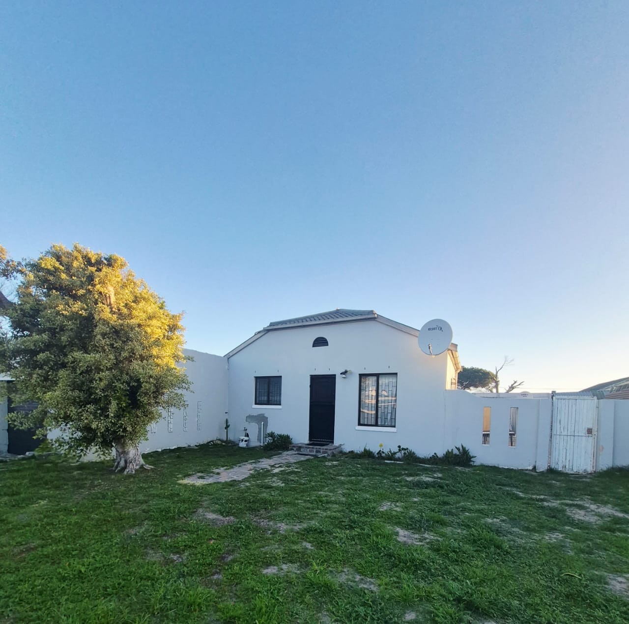 Townhouse for rent in Forest Glade, Eersterivier, 100 m²