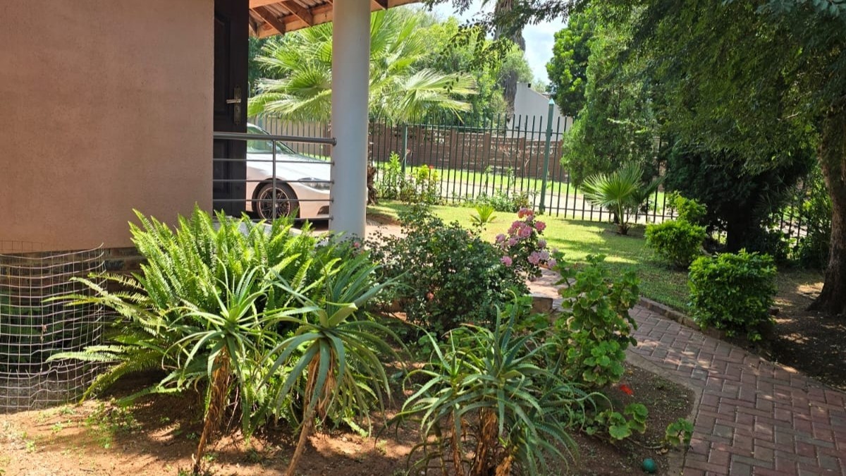 House for sale in Heuweloord, Centurion, 240 m²
