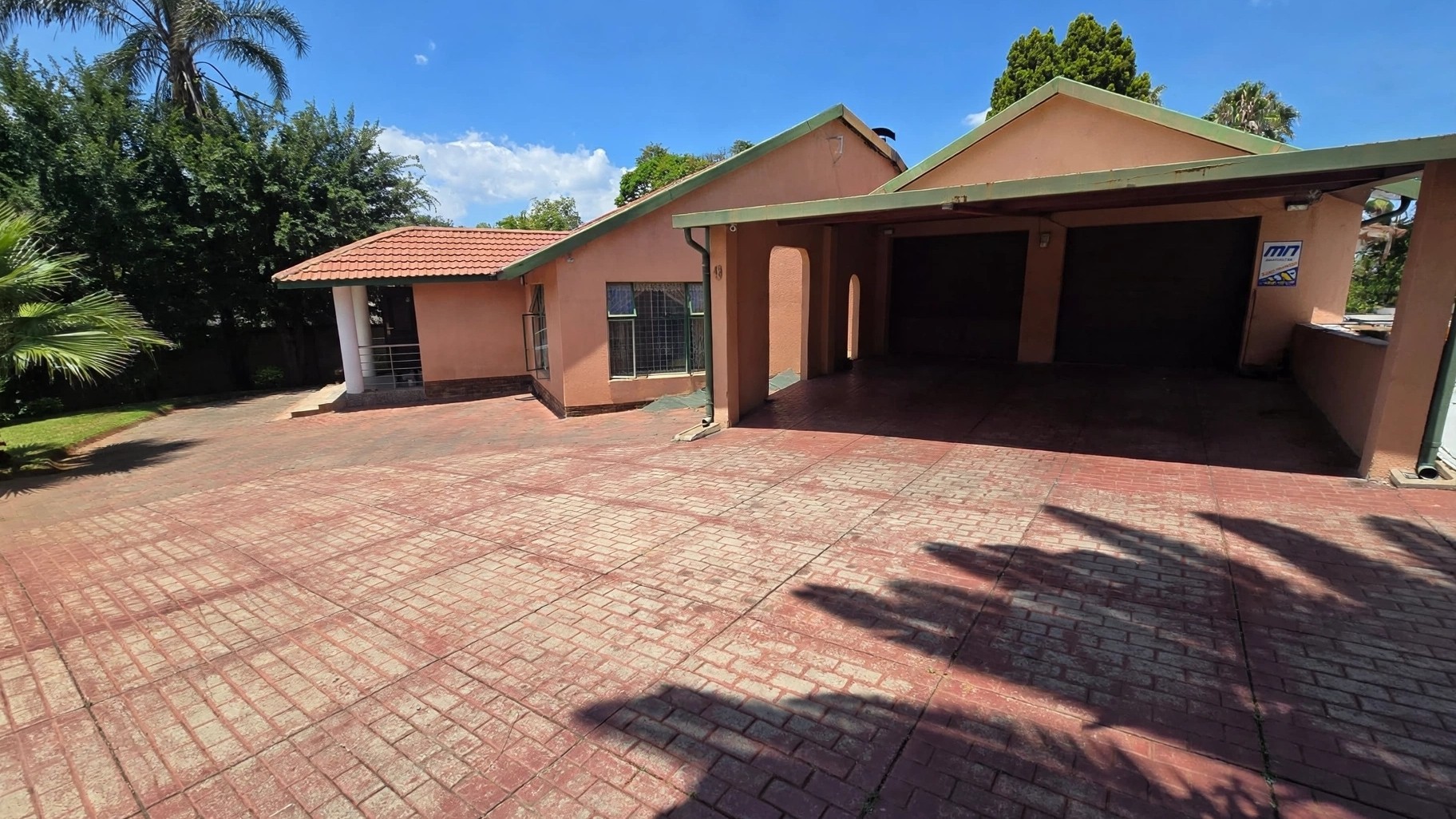 House for sale in Heuweloord, Centurion, 240 m²