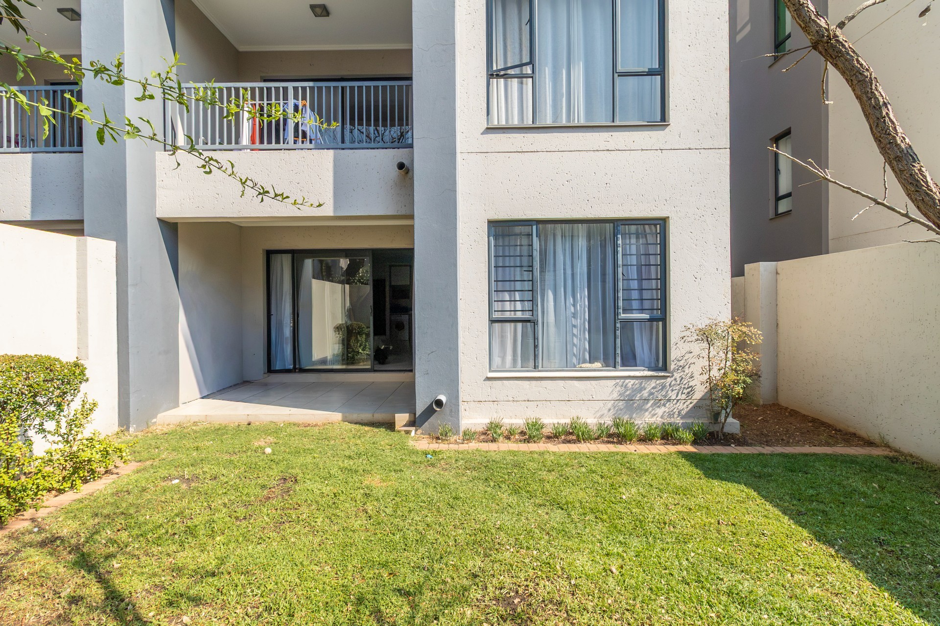 Apartment for sale in Broadacres, Sandton, 69 m²