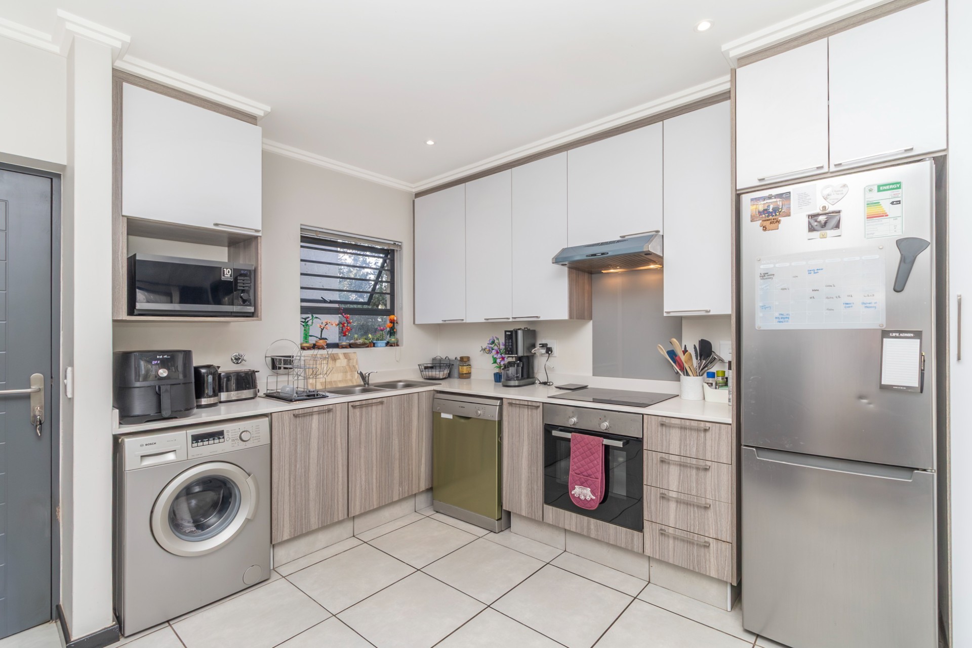 Apartment for sale in Broadacres, Sandton, 69 m²