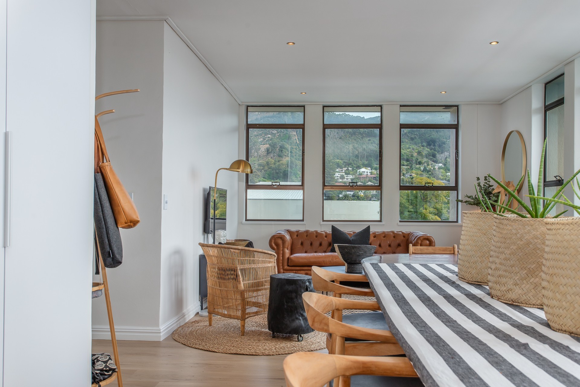 Apartment for sale in Lemoenkloof, Paarl, 451 The Towers, The Towers, 451 The Towers, Lemoenkloof, Paarl, Western Cape