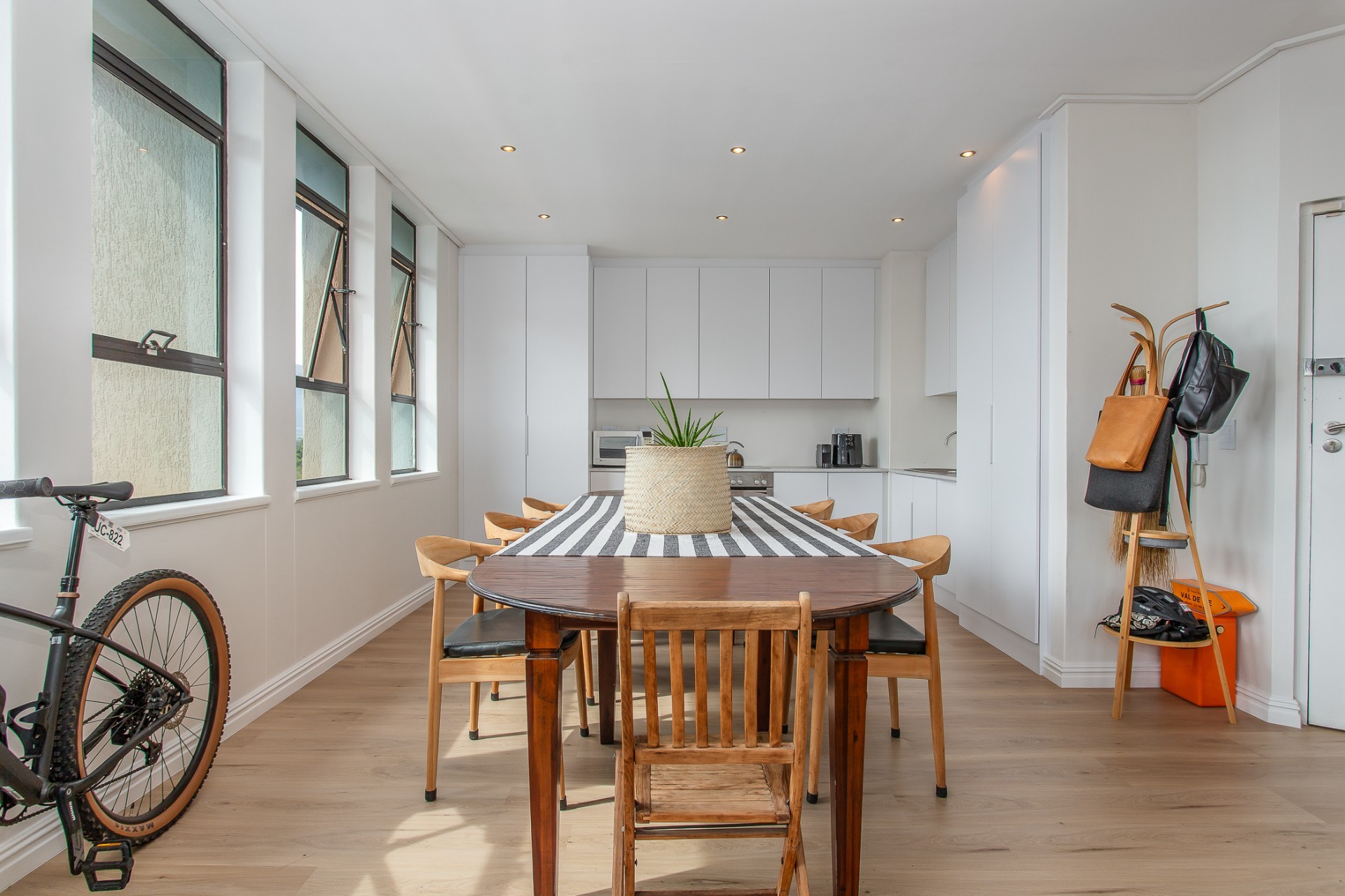 Apartment for sale in Lemoenkloof, Paarl, 451 The Towers, The Towers, 451 The Towers, Lemoenkloof, Paarl, Western Cape