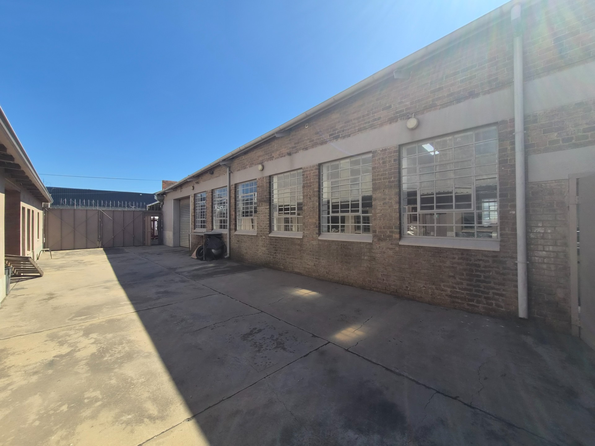 Warehouse for sale in Wychwood, Germiston, 2 Wright Road, Wychwood, Germiston, Gauteng, 500 m²