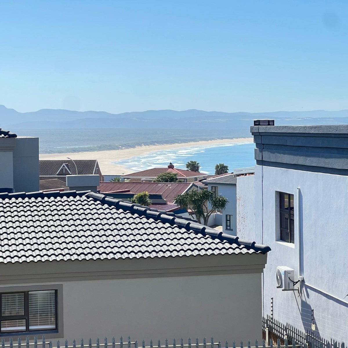 House for sale in Wavecrest, Jeffreys Bay, 265 m²