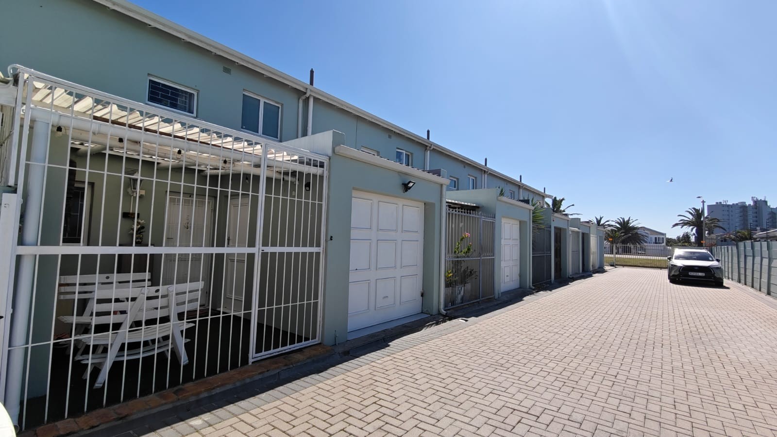 Bachelor Flatlet to Let - Mojumi Complex, Blaauwberg Road