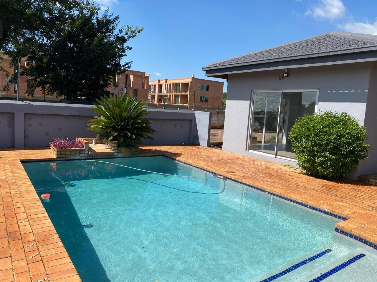 EXCEPTIONAL PROPERTY WITH WAREHOUSE, RESIDENCE AND OFFICES IN BENONI