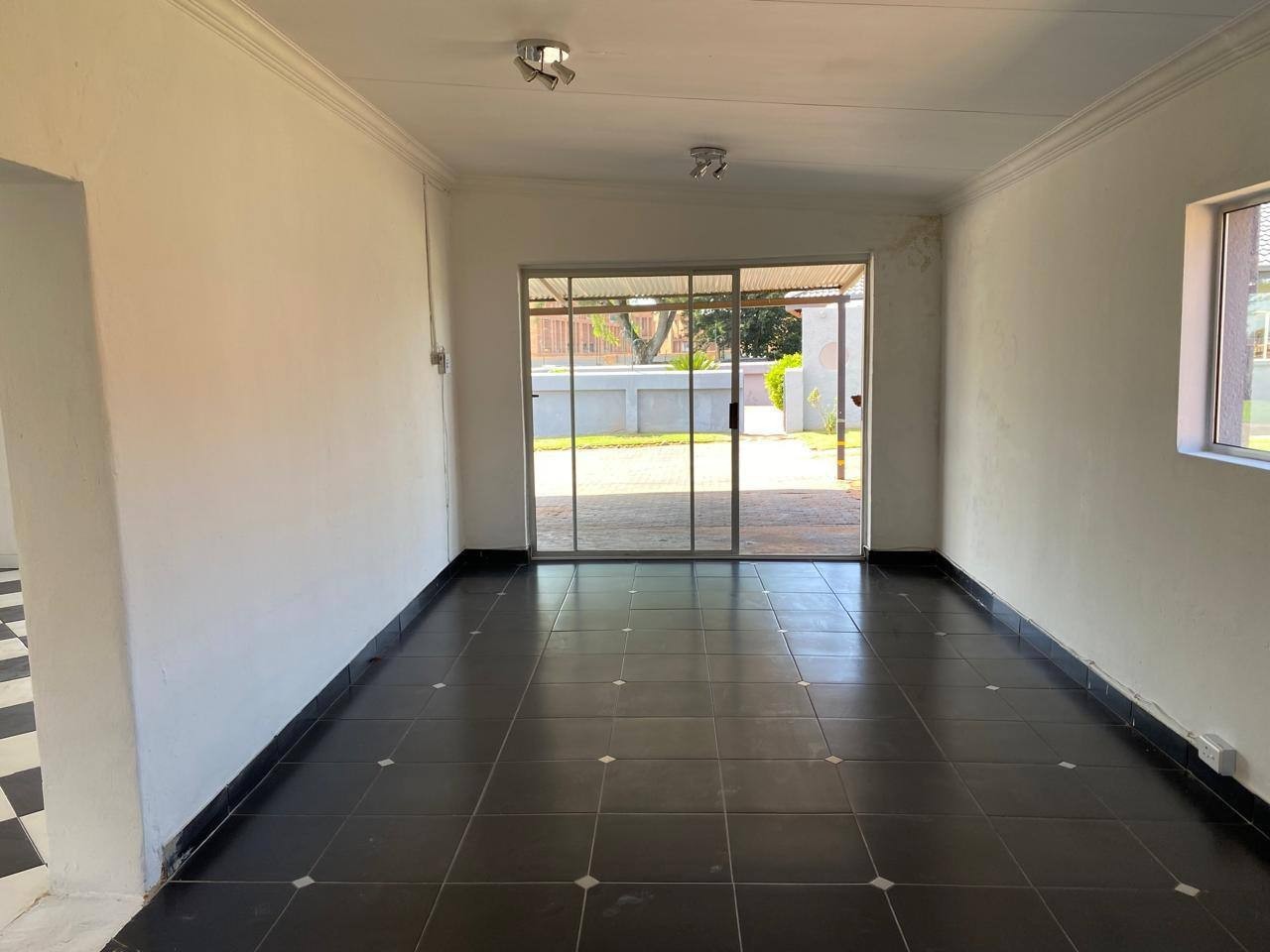 House for sale in Benoni North, Benoni, 1000 m²