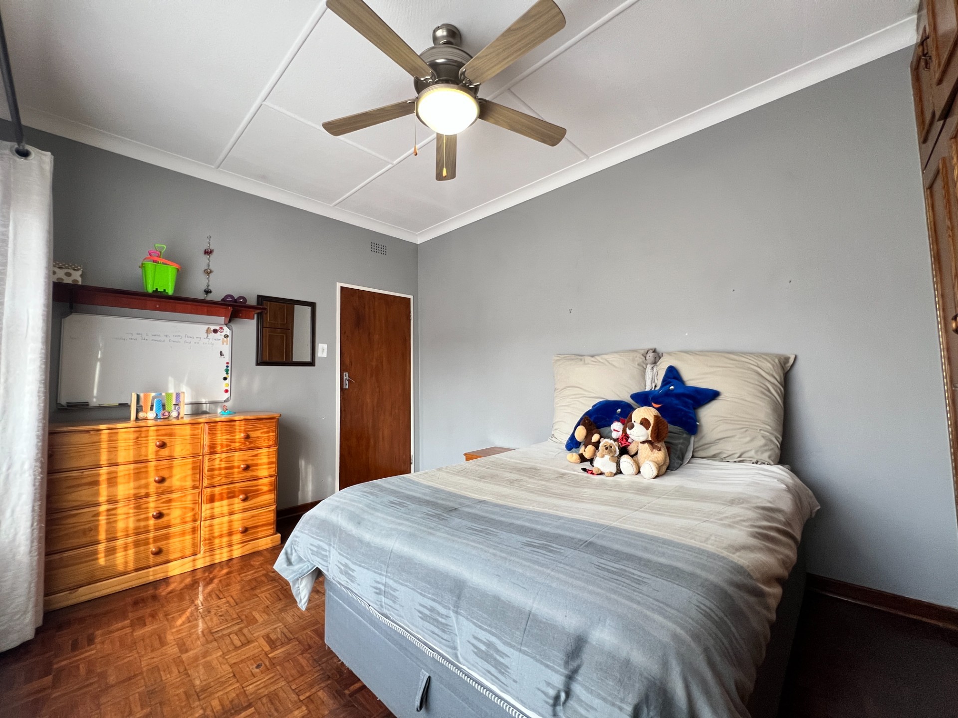 House for sale in Mondeor, Johannesburg, 244 m²