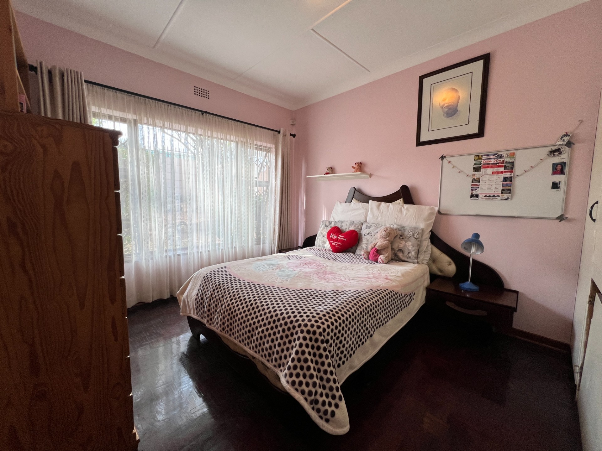 House for sale in Mondeor, Johannesburg, 244 m²
