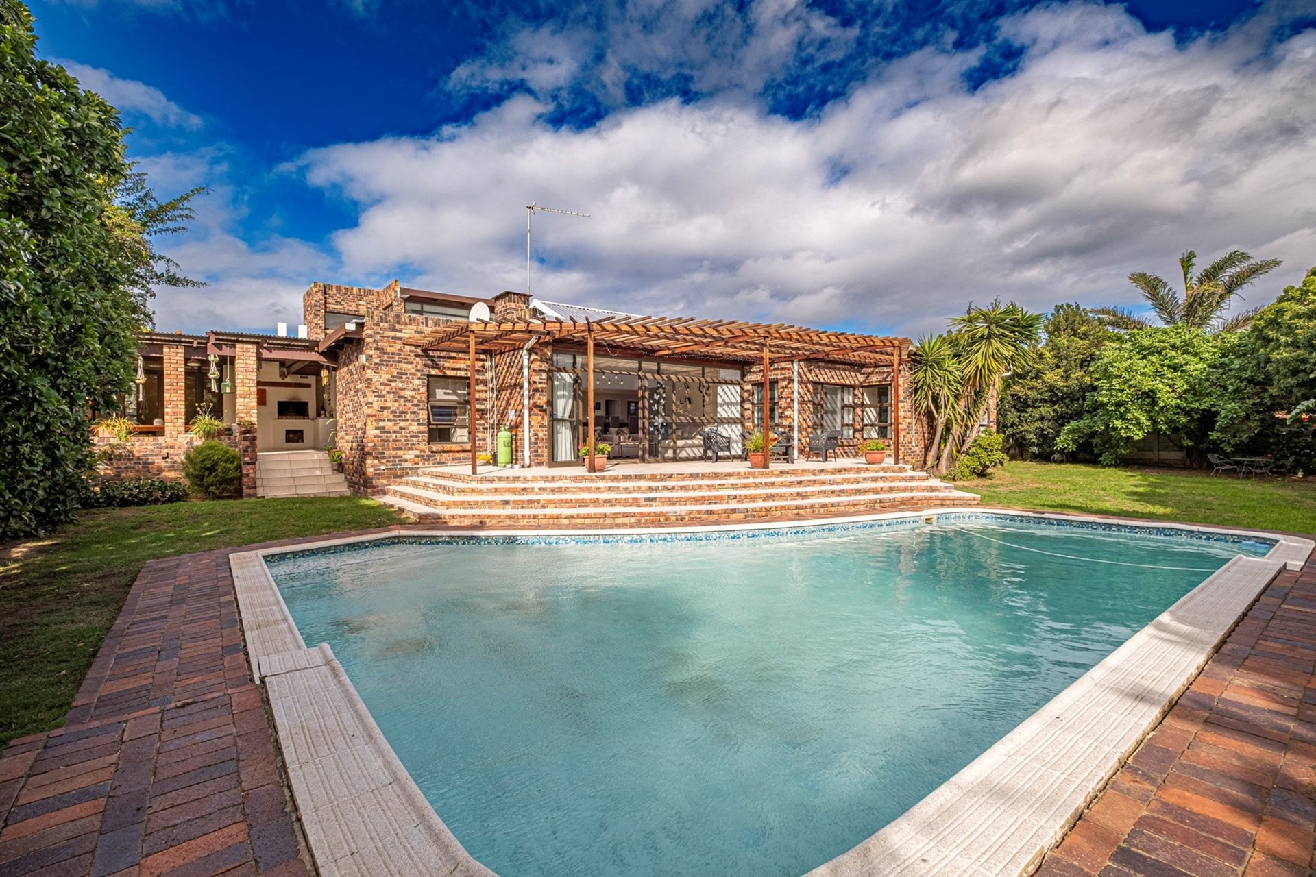 House for sale in Summerstrand, Port Elizabeth, 13 Hattingh Road, Summerstrand, Port Elizabeth, Eastern Cape, 446 m²