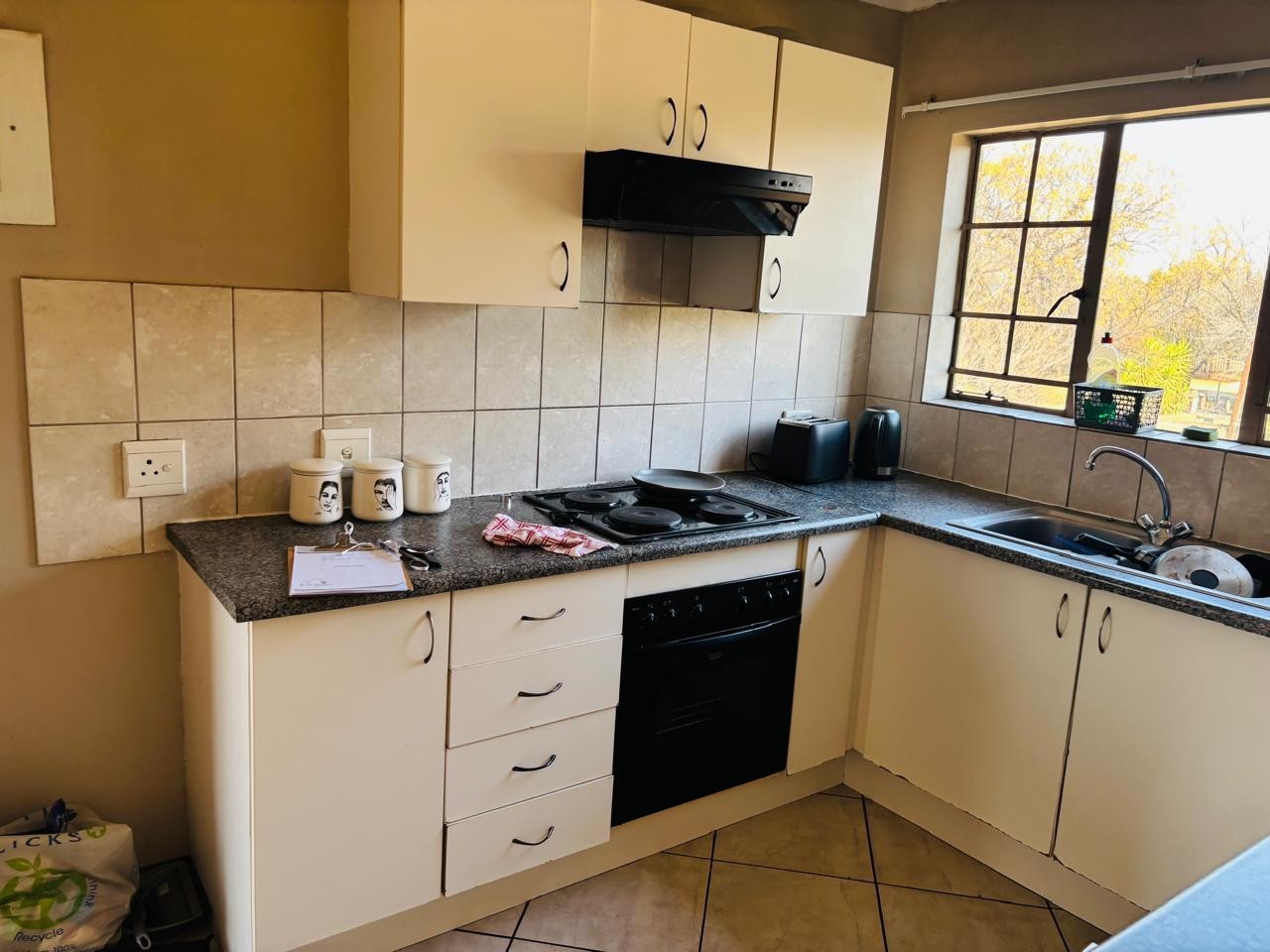 Apartment for sale in Sylviavale, Vanderbijlpark, 68 m²