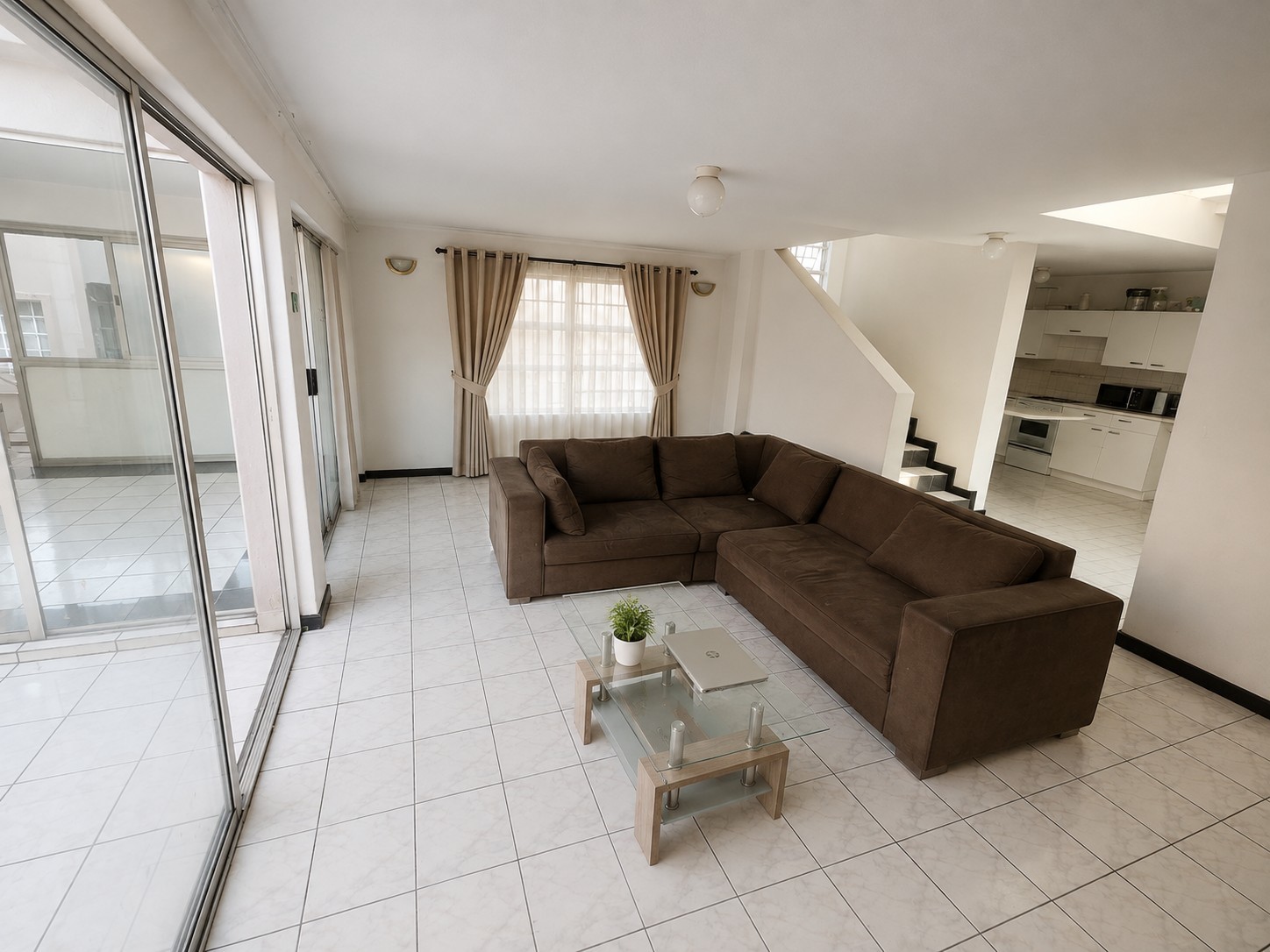 Apartment for sale in Corlett Gardens, Johannesburg, 93 m²